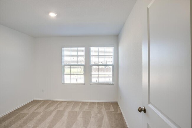 Building Photo - 1133 Largemouth Ln