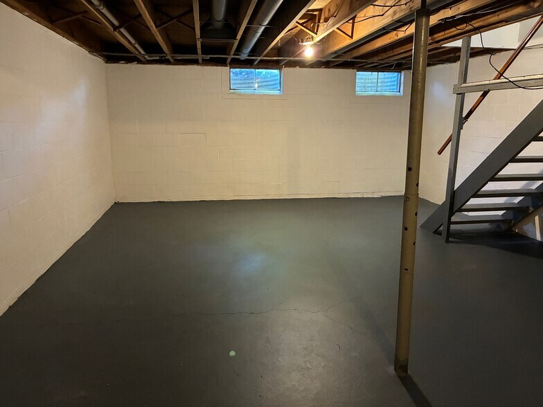 Building Photo - 7704 Hills and Dales Rd NW