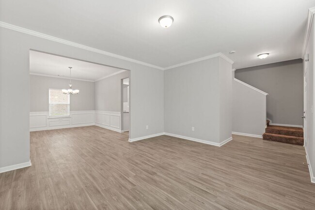 Building Photo - North Paulding High School - 4 bedrooms/2....