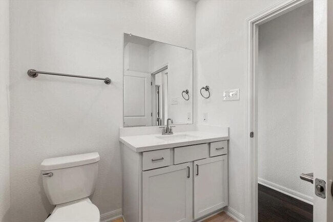 Building Photo - 133 Grn Knl Ln