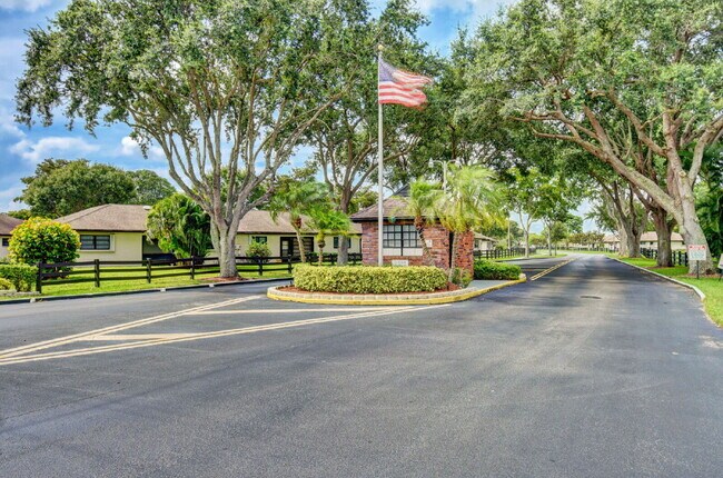 Building Photo - "Spacious 2-Bed, 2-Bath Boynton Beach Gem with Modern Granite Elegance – 1400 Sq Ft!"