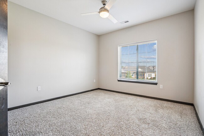 Building Photo - 2869 Spring Rose Cir