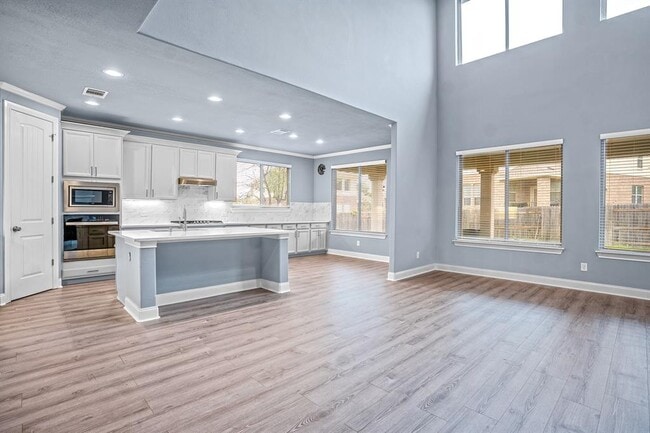 Building Photo - 2328 Blended Tree Ranch