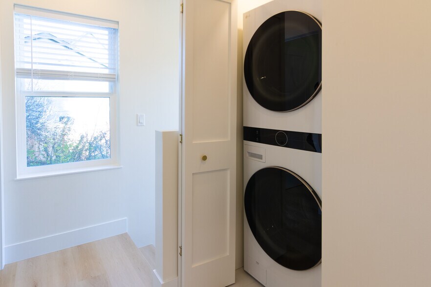 Building Photo - 6547 26th Ave NW