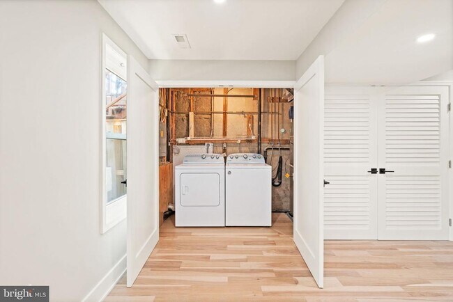 Building Photo - 13466 Foxlease Ct