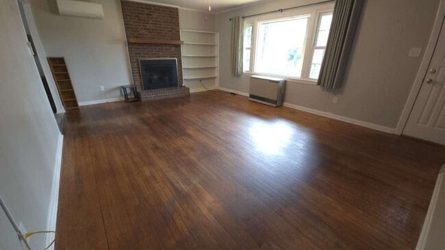 Building Photo - 3 Bedroom 2 Bathroom home for rent