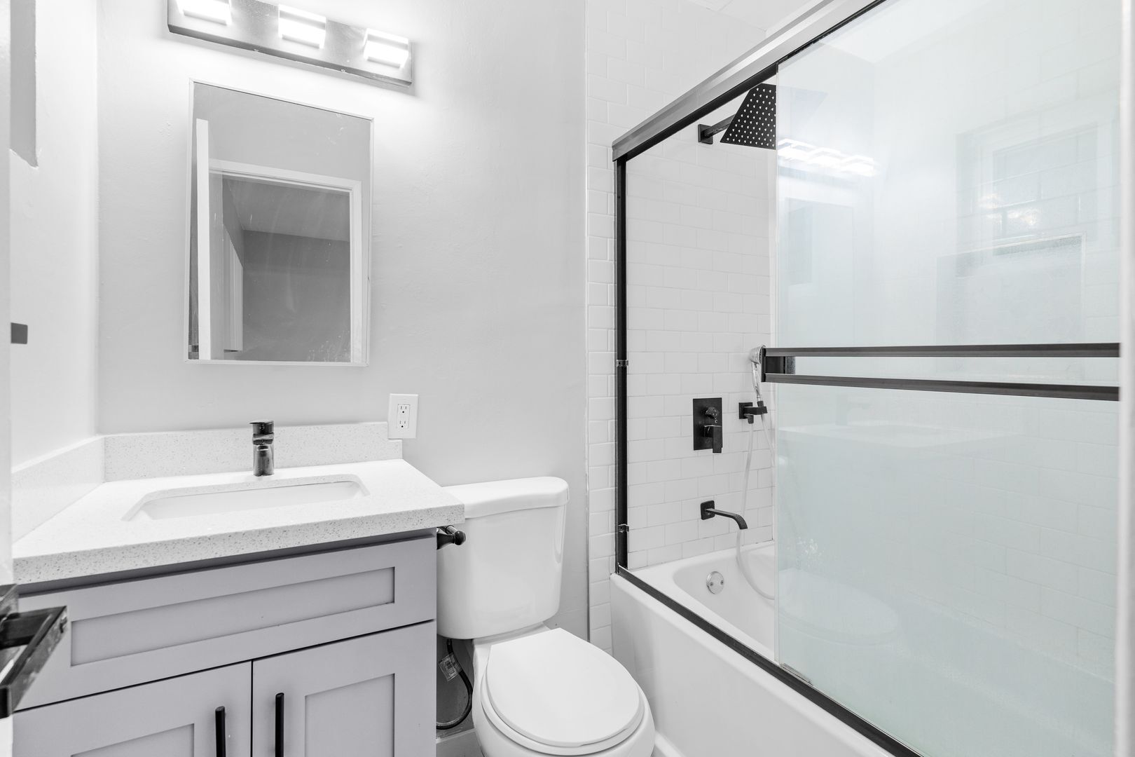 Building Photo - 1655 W Malvern Ave