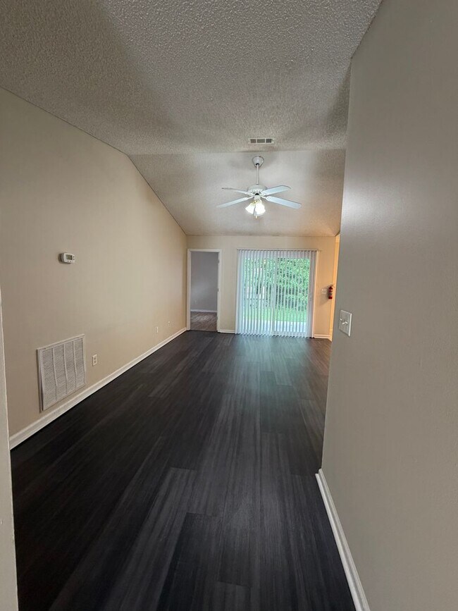 Building Photo - 101 Talbot Ct