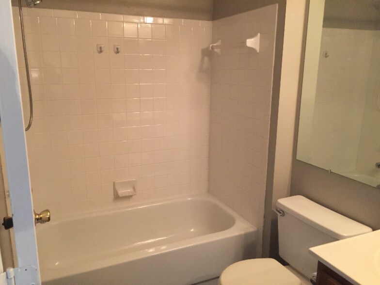 Building Photo - 43 Windbluff Ct