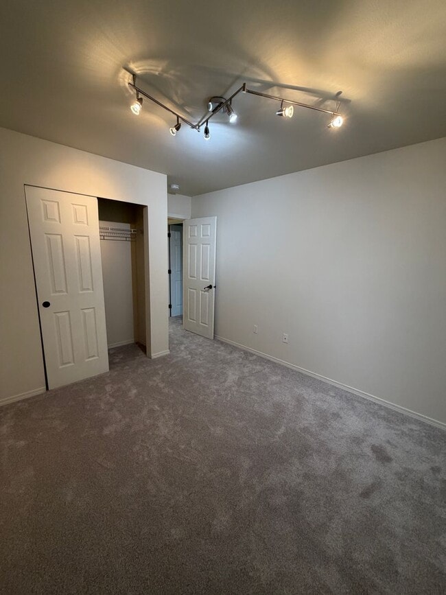 Building Photo - 7608 Traditions Ave NE