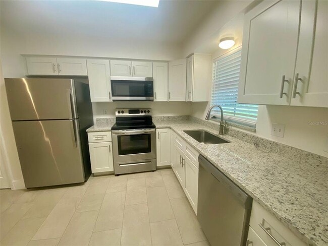 Building Photo - 909 Wrenwood Ln