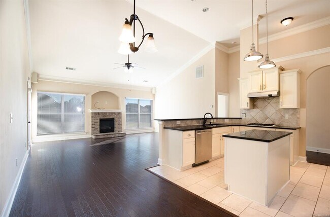 Building Photo - 9212 Concord Park Dr