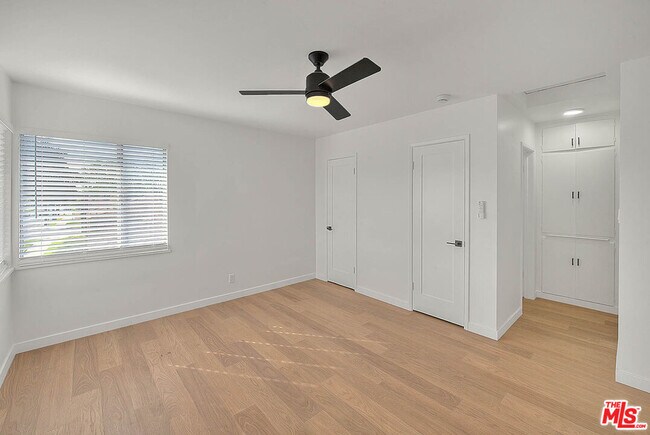 Building Photo - 3701 Coliseum St