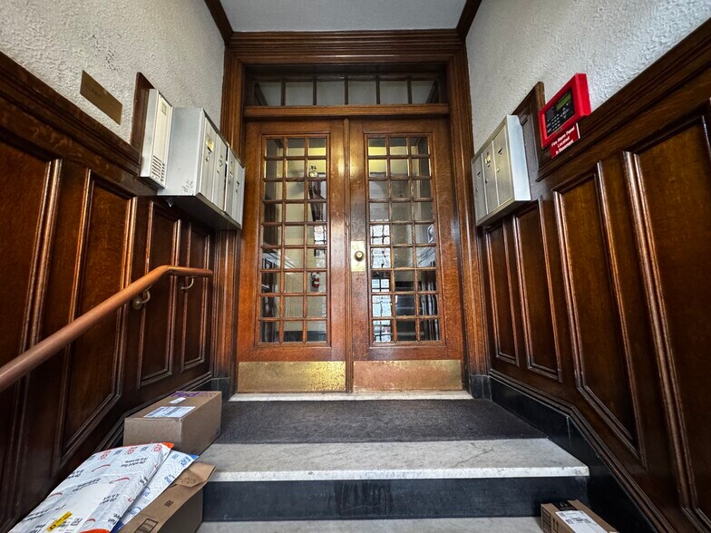 Building Photo - 6 Radcliffe Rd