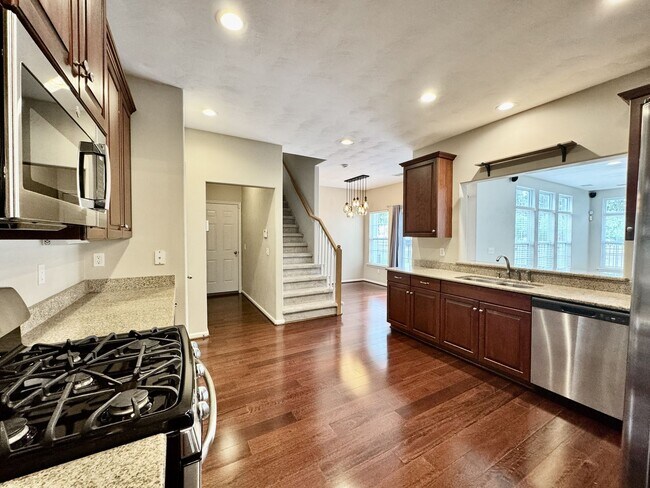 Building Photo - 5 Bedroom Ready NOW! Pet Friendly, Community Pool, Clubhouse, Fitness Center, Kayak Launch, Playg...