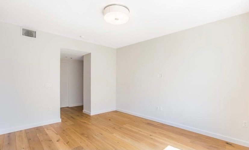 Building Photo - 580 Hayes St