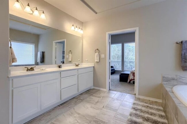 Building Photo - 6728 Llano Stage Trl