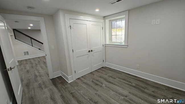 Building Photo - 42 Poe Ct