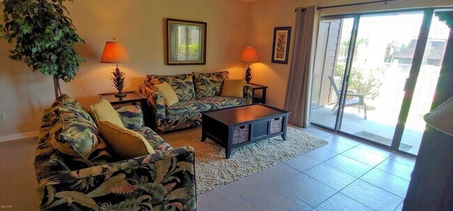 Building Photo - 2 BR and 2 Baths overlooking the Tennis Court