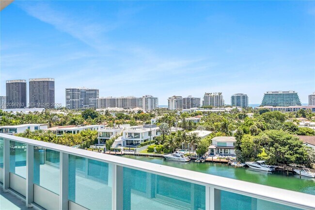 Building Photo - 9201 E Bay Harbor Dr