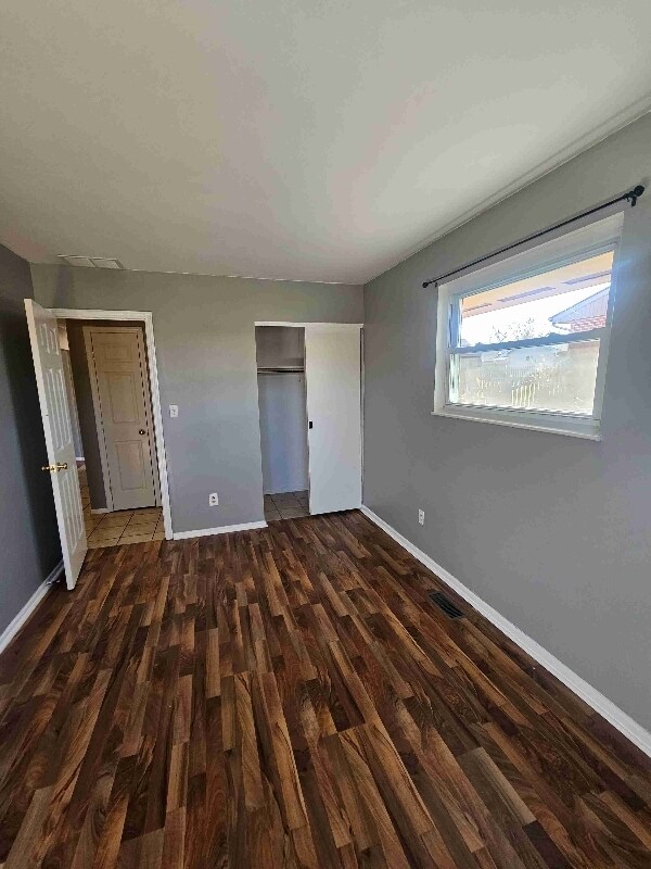 Building Photo - 5 Willow Dr