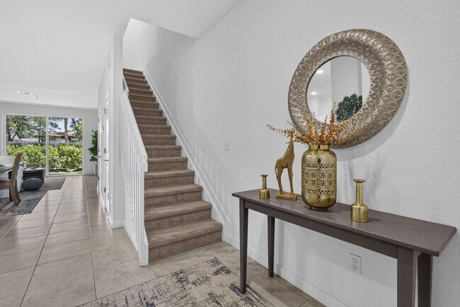 Building Photo - 160 Bandol St