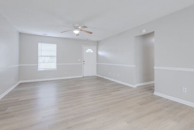 Building Photo - Well-Maintained 3BR, 2BA Home with 1-Car Garage