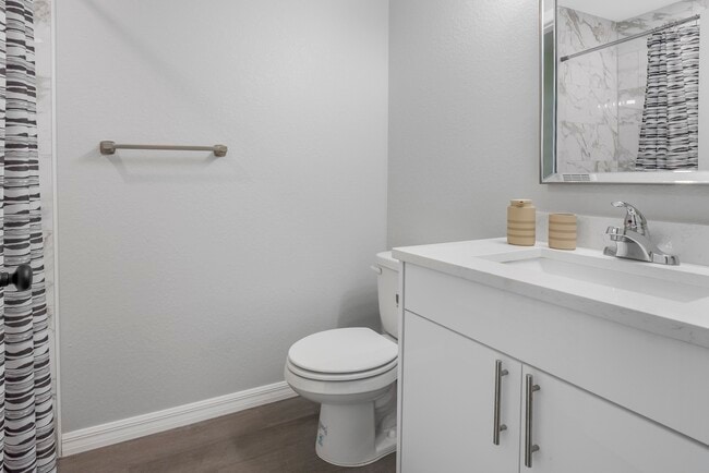 Building Photo - 6827 San Bruno Dr
