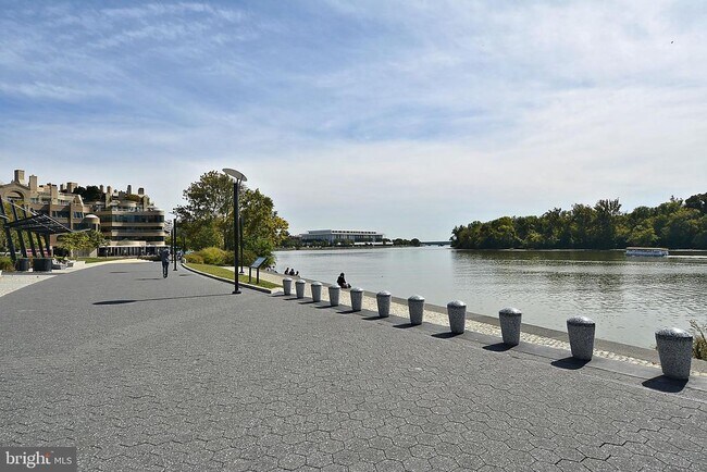 Building Photo - 2500 Q St NW