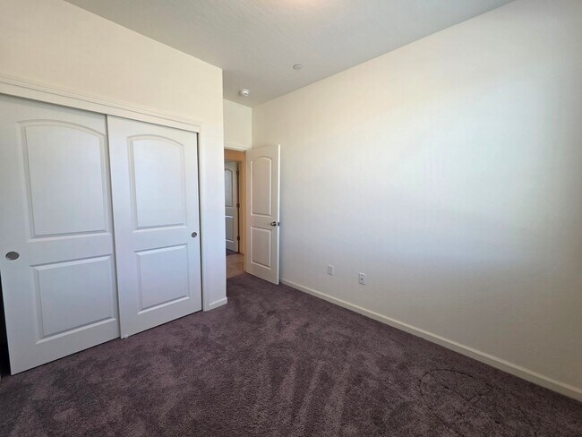 Building Photo - 1774 Bolton Ave