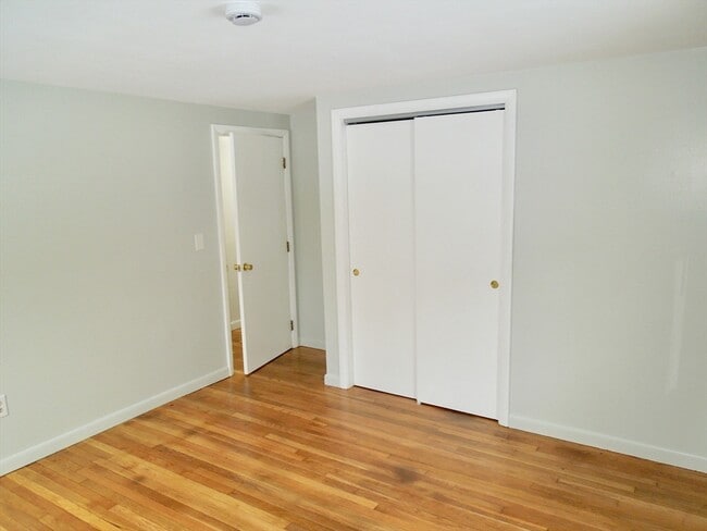 Building Photo - 75 7 Hills Rd