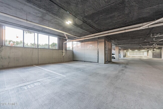 Building Photo - 2300 E Campbell Ave