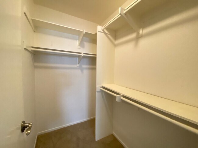 Building Photo - Bright 2 Bedroom Condo in Oceanside!