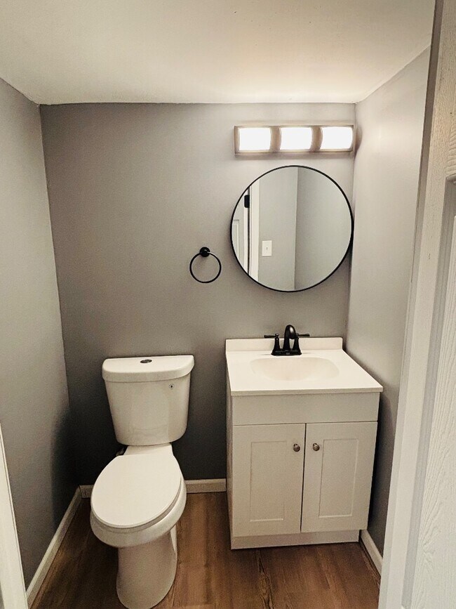 Building Photo - 7126 W Congress St