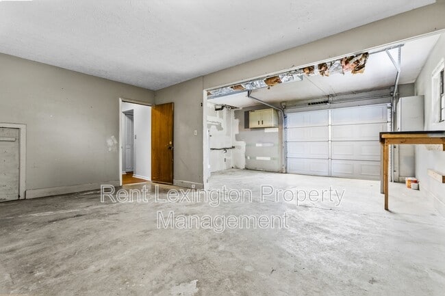 Building Photo - 3609 Sundart Dr