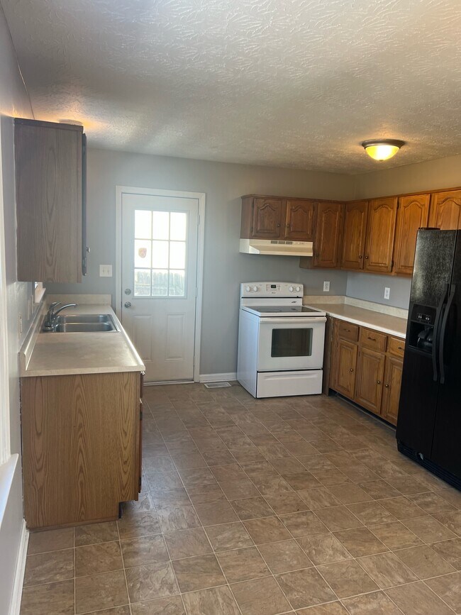 Building Photo - 1068 Edgewood Way