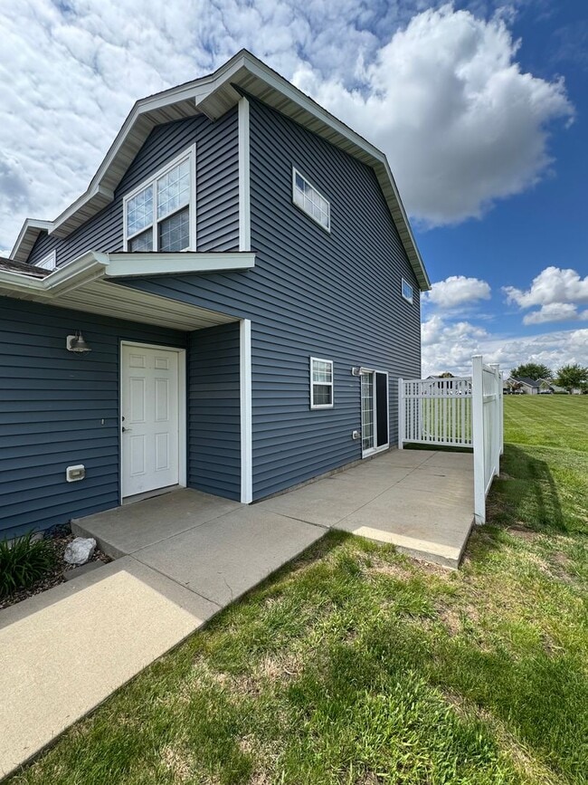 Building Photo - Townhome SW Rochester Mn 2 bedroom 2 bath ...