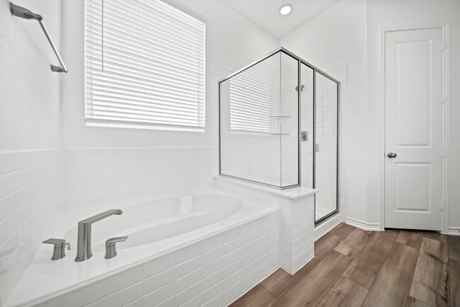 Building Photo - 649 Amber Fls Dr