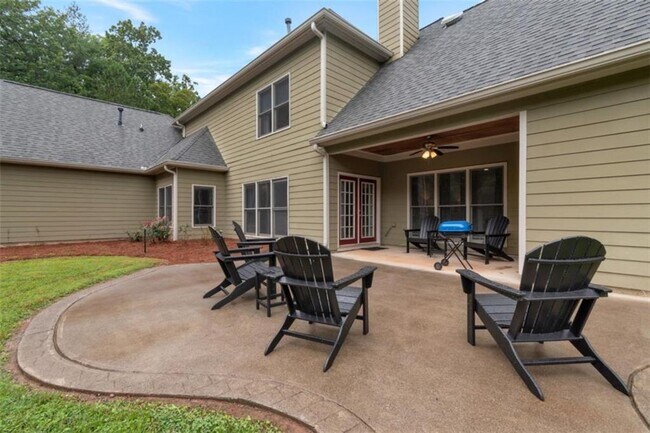 Building Photo - 100 Hardwood Ln