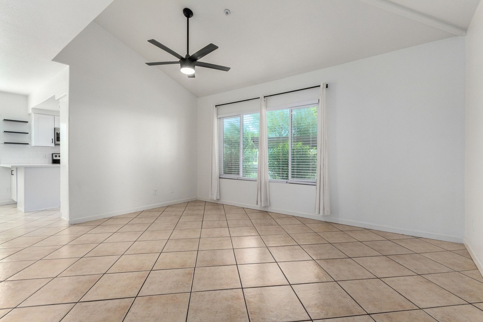 Building Photo - 1825 W Ray Rd