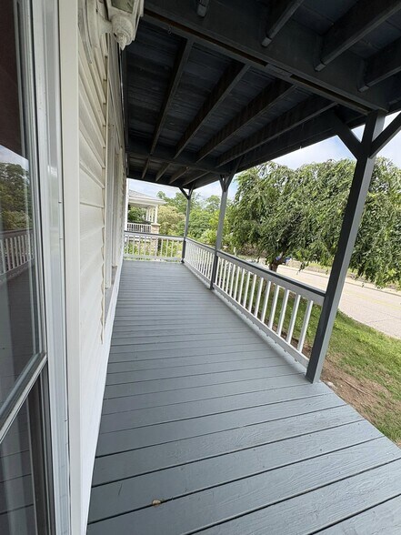 Private Porch - 50 Stillman Ave