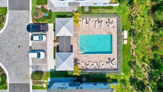 Building Photo - 229 Preserve Trl S