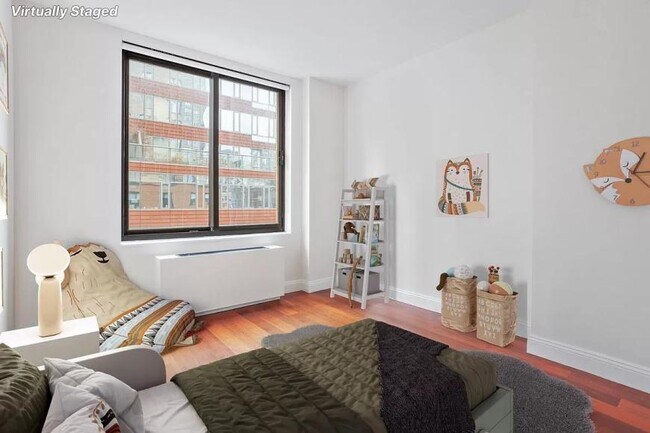 Building Photo - 3 bedroom in NEW YORK NY 10280