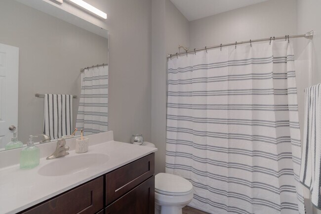 Building Photo - 91 E Main St