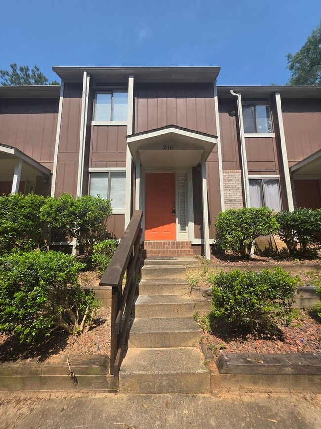 Building Photo - 210 Candlebrook Dr