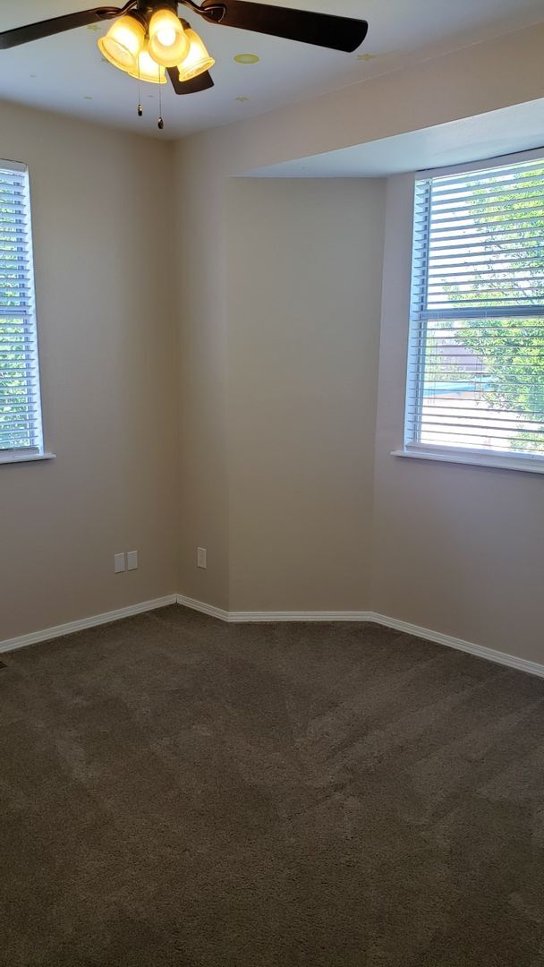 Building Photo - 3 Bedroom with large yard.