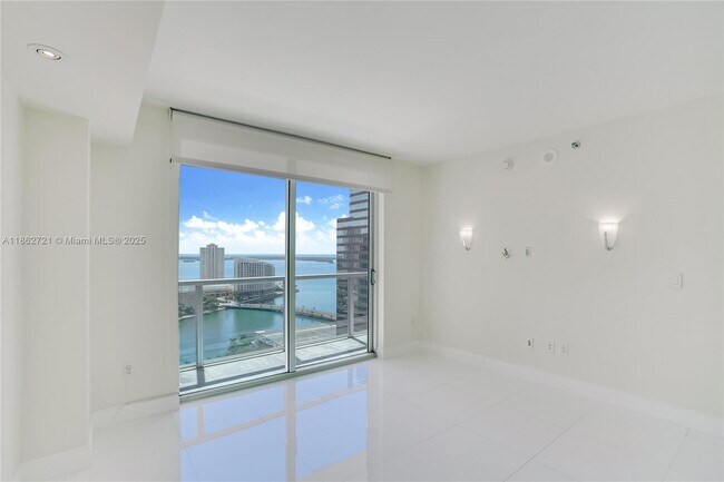 Building Photo - 500 Brickell Ave
