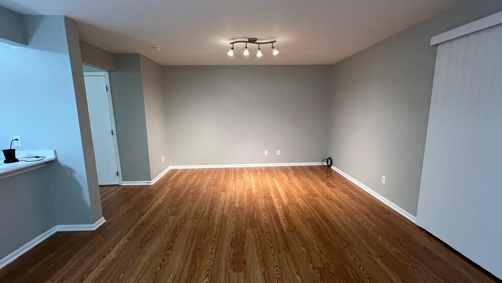 Building Photo - 6076 Georges Park Dr