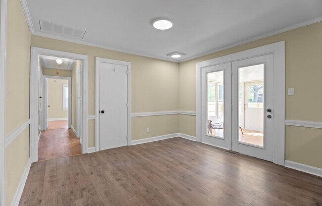 Building Photo - 4149 Woodcrest Rd