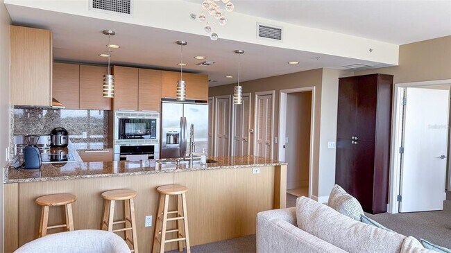 Building Photo - 175 1st St S